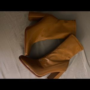 New never worn tan boots from Akira